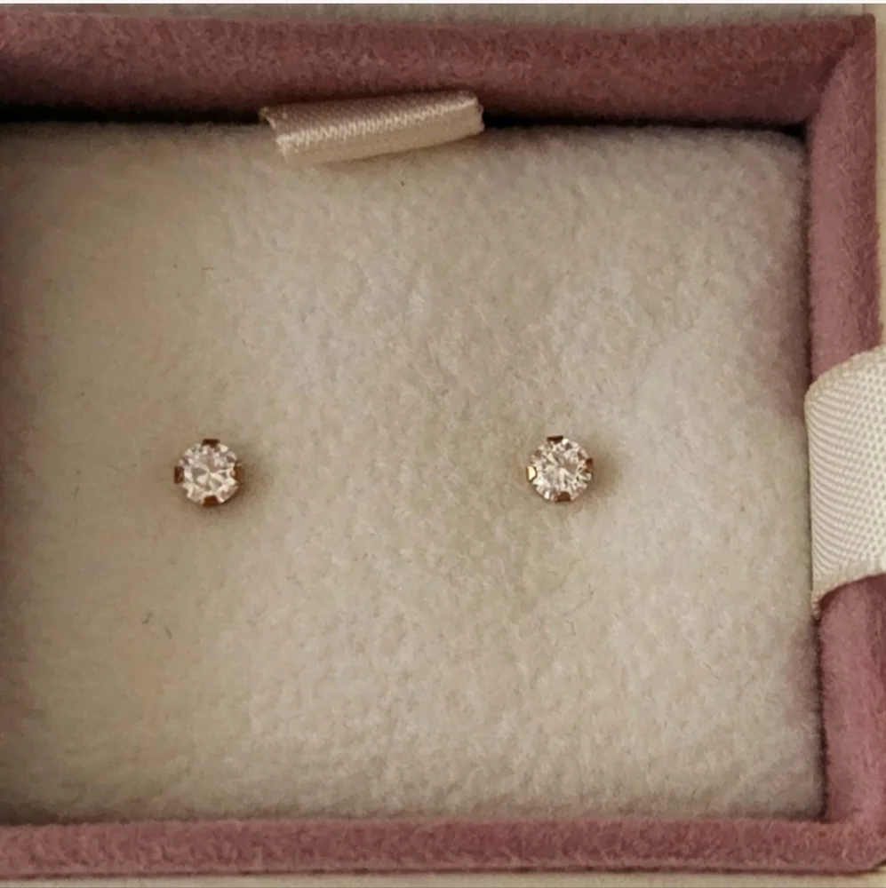 SOLID 10kt Yellow Gold with Diamond Earring studs 3mm